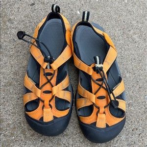 Keen Whisper sandals EUC